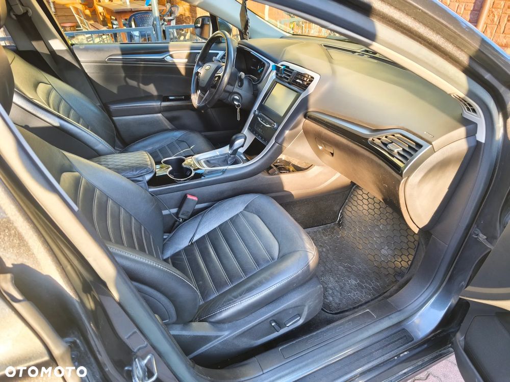 Ford Fusion - 6