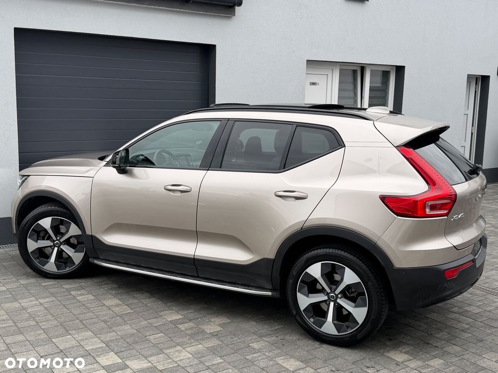 Volvo XC 40 B4 AWD Ultimate Dark - 24