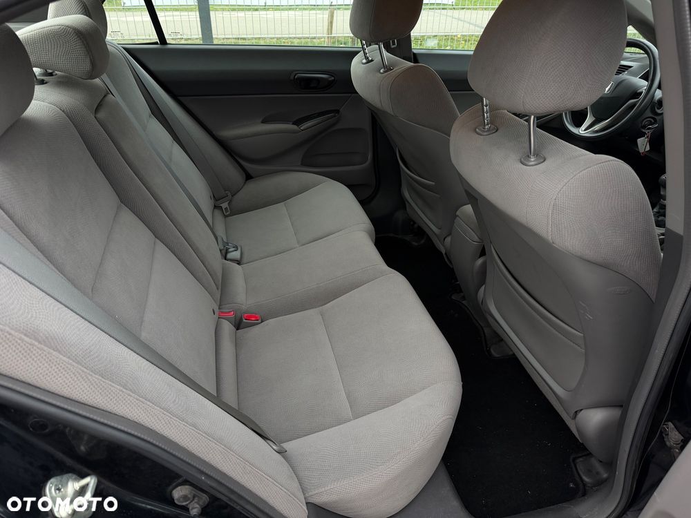 Honda Civic 1.8 Executive - 27