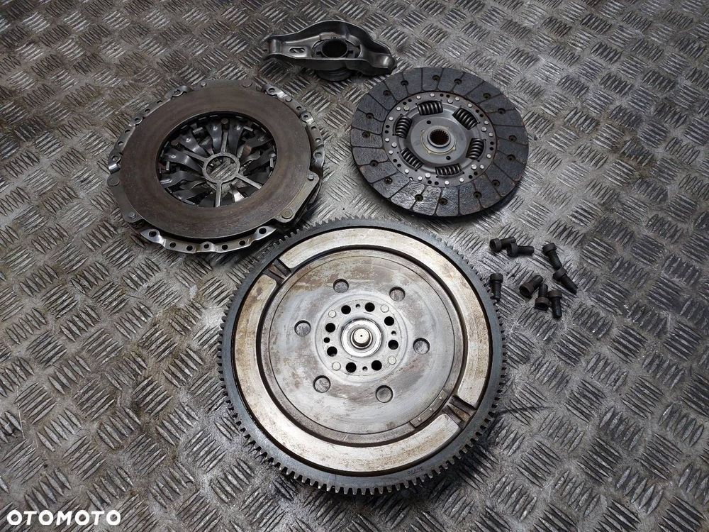 KOŁO DWUMASOWE + TARCZA + DOCISK + ŁOŻYSKO OPOROWE AUDI A4 B6 2.5 TDI - 6