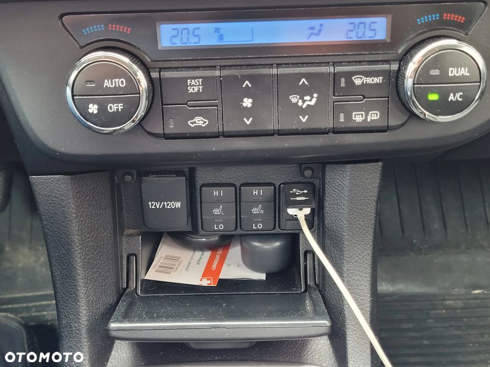 Toyota Corolla 1.6 Premium + - 8