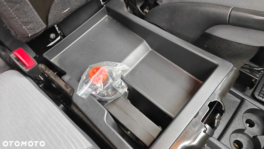 Peugeot Partner - 27