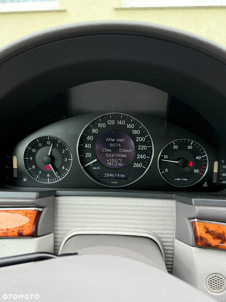 Mercedes-Benz Klasa E 220 CDI Elegance DPF - 23