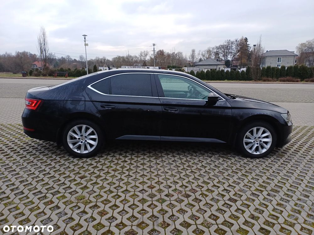 Skoda Superb 2.0 TDI Ambition - 6