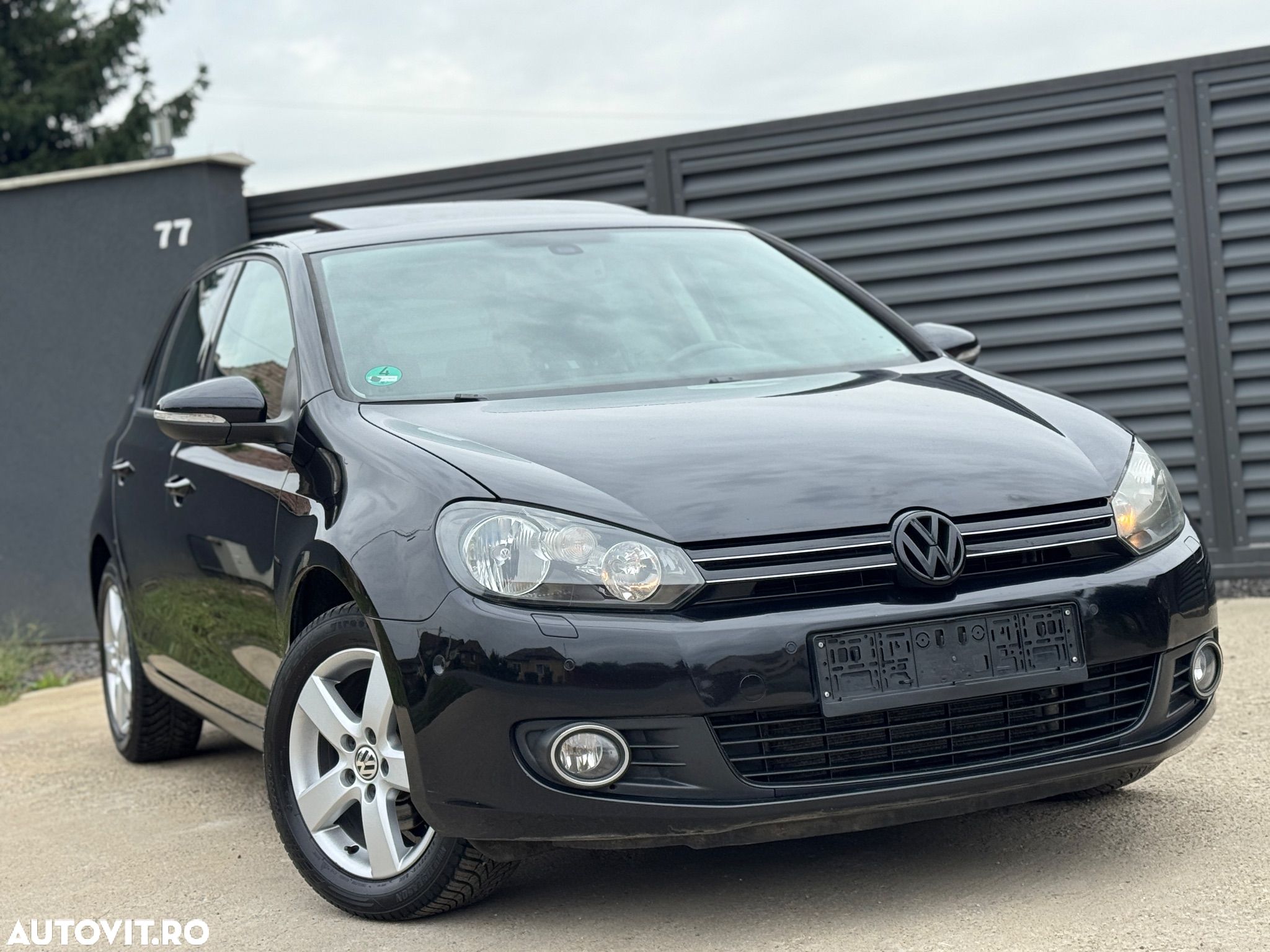 Volkswagen Golf - 1