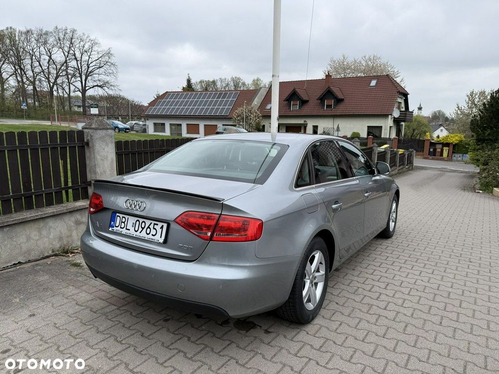 Audi A4 Limousine - 5
