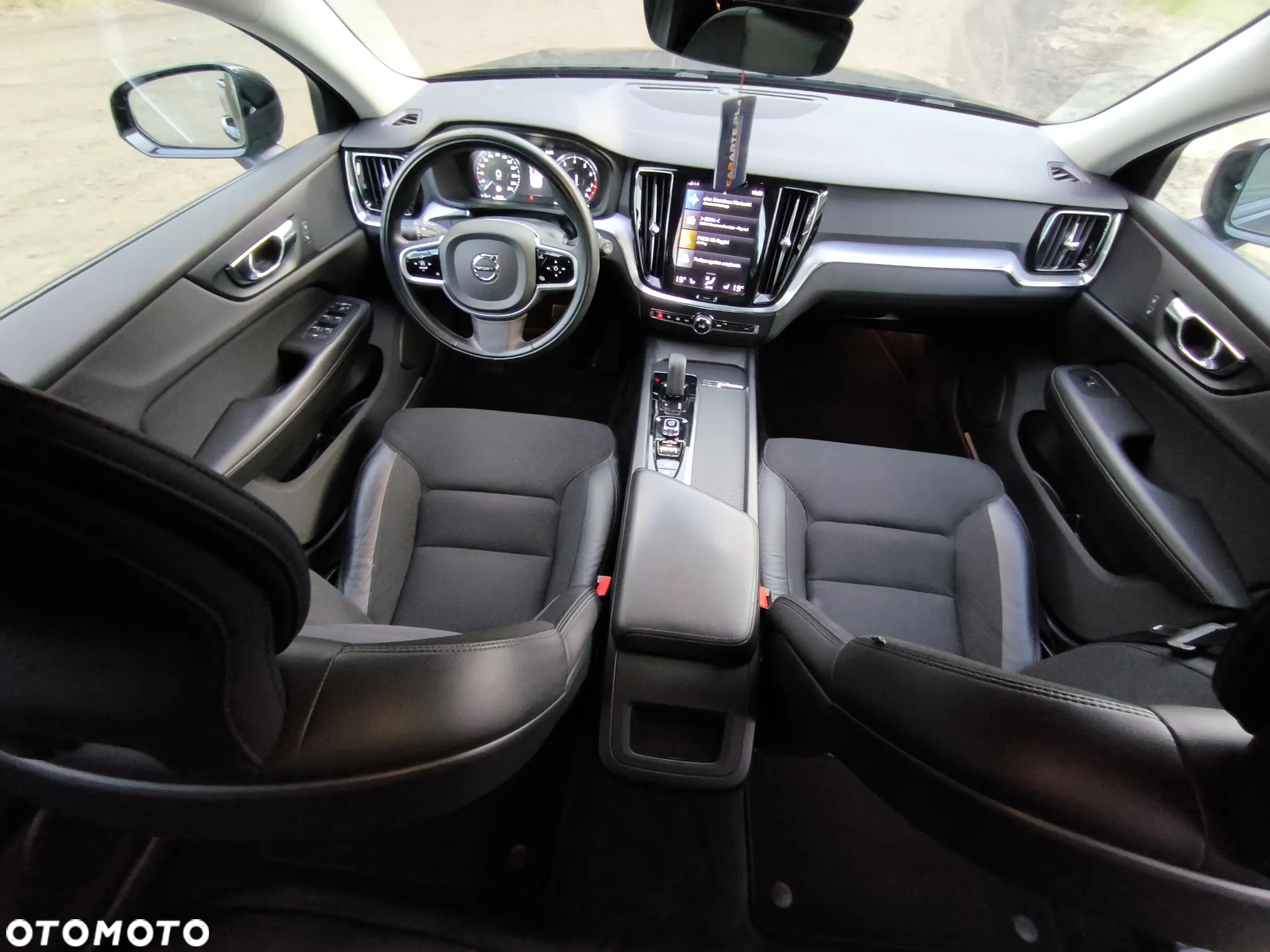 Volvo V60 Cross Country - 12