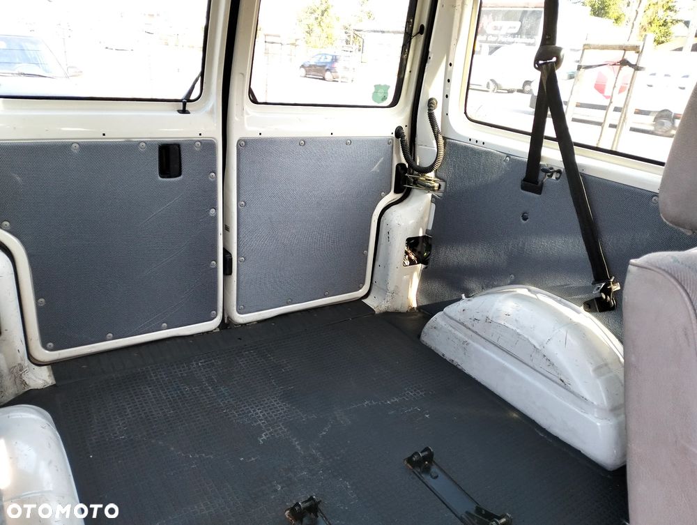 Volkswagen Transporter - 7