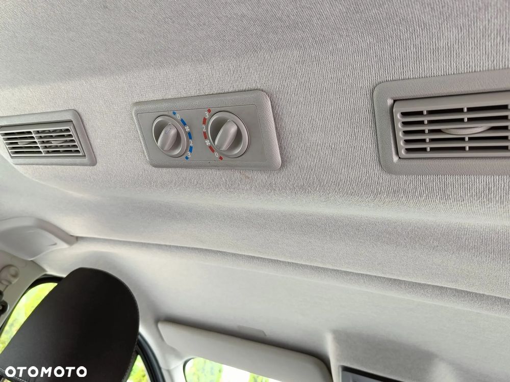 Renault Trafic 2.0 dCi - 20