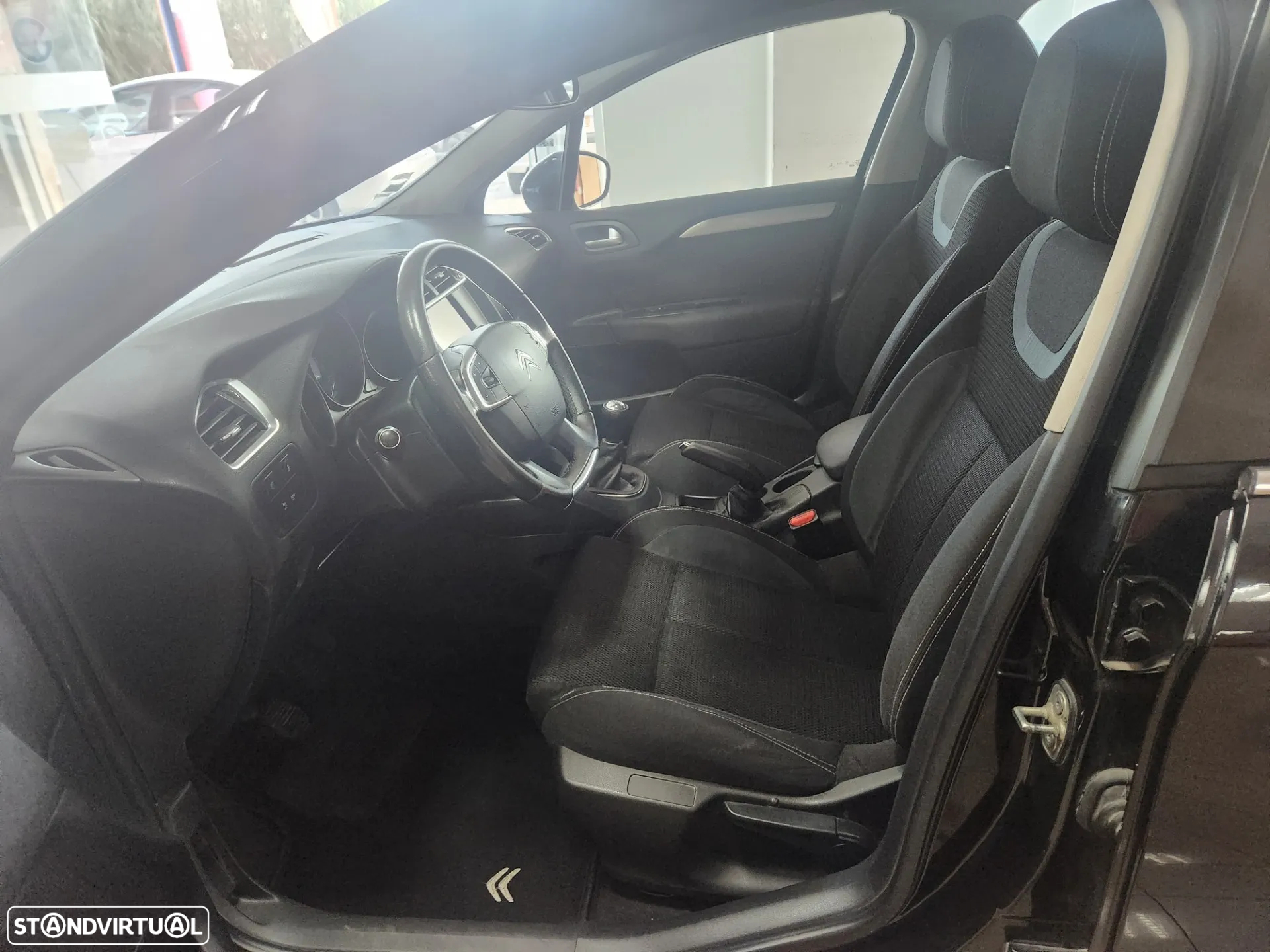 Citroën C4 1.6 BlueHDi Feel - 26