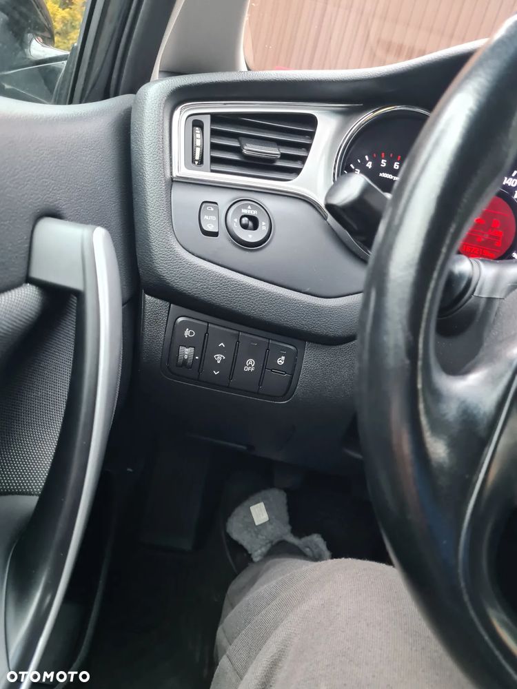 Kia Ceed 1.6 CRDi 136 ISG Edition 7 - 12