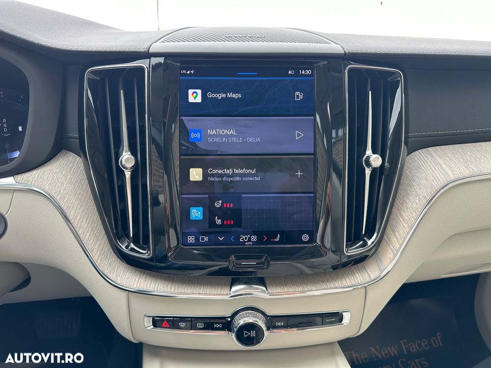 Volvo XC 60 B4 MHEV AT AWD Ultimate Dark - 27