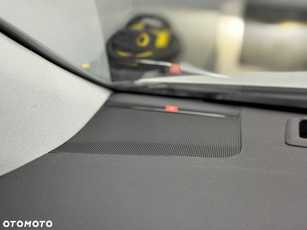 Toyota Prius 1.8 Hybrid Premium - 17