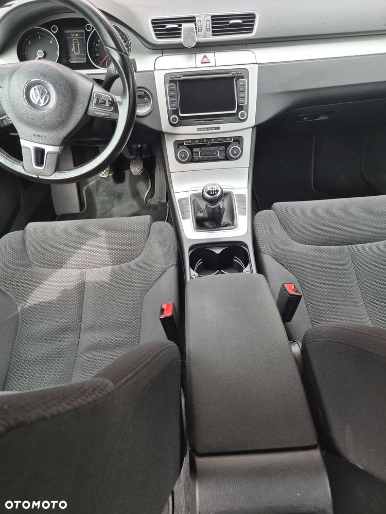Volkswagen Passat - 3