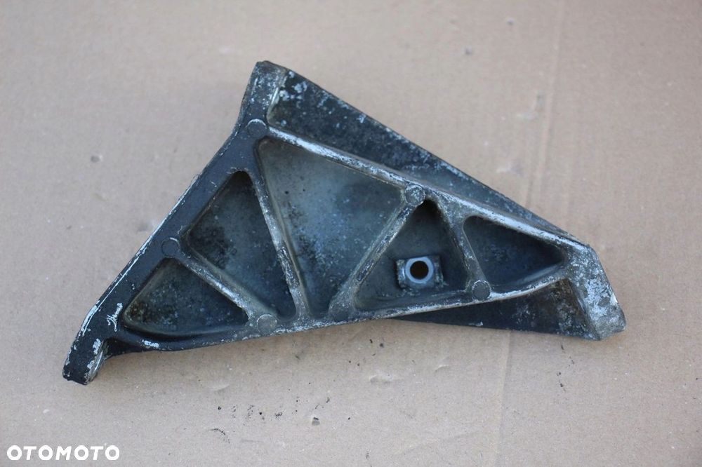 Łapa silnika BMW e32 e34 m30 3.0 3.5 PRAWA 1129806 - 4
