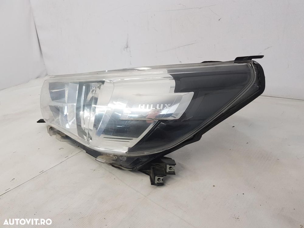Far stanga Toyota Hilux dupa 2015 - 4
