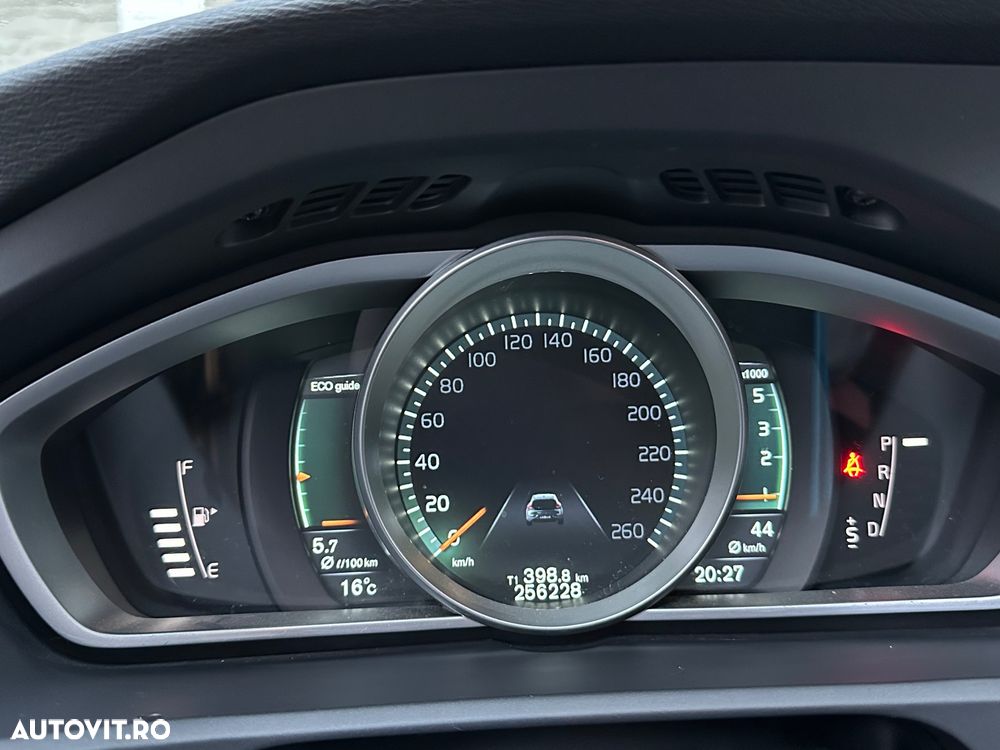 Volvo V40 D4 Aut Momentum - 10