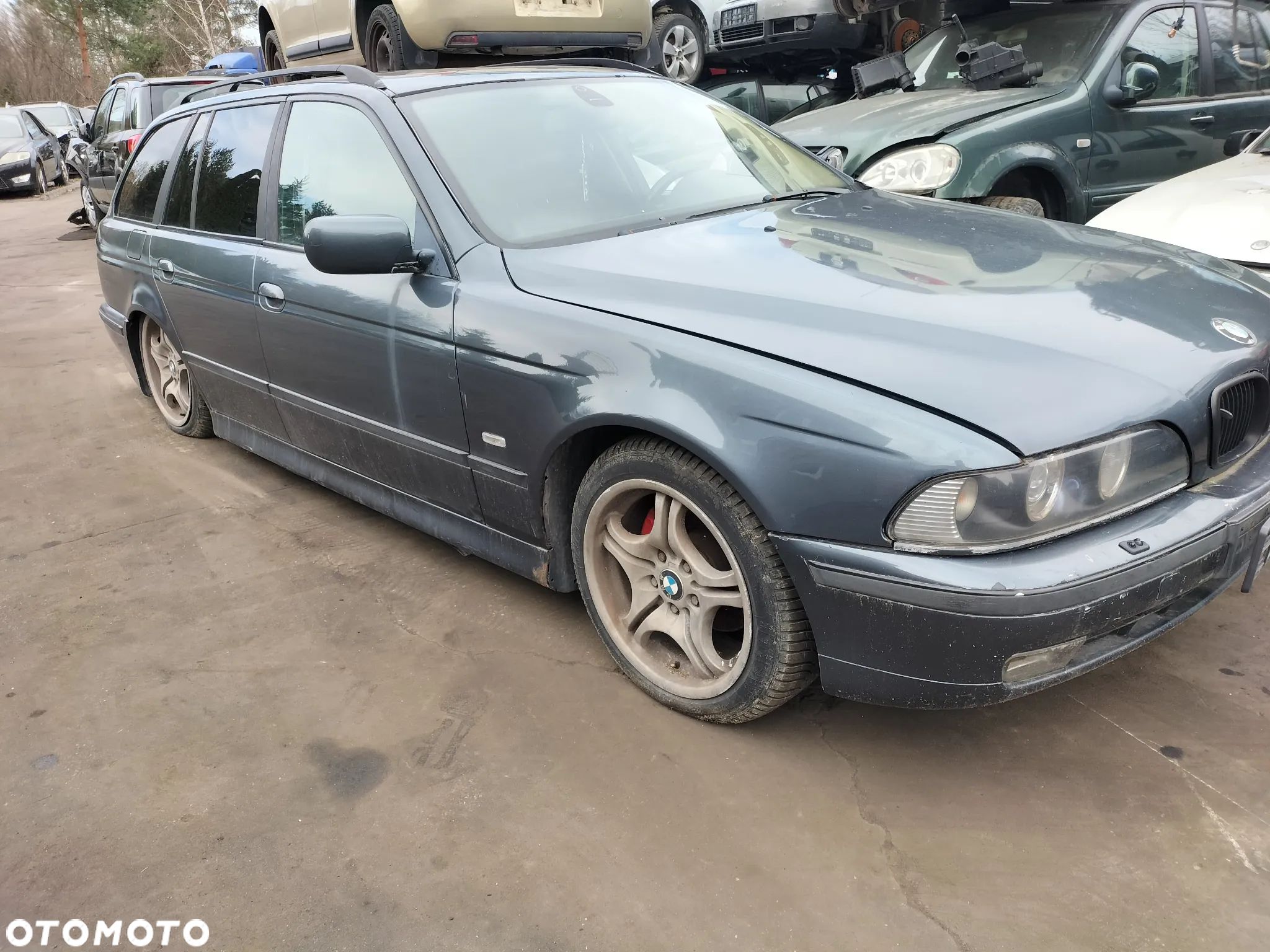 CAŁE AUTO NA CZĘŚCI RADIO LAMPY TYŁ FOTELE BMW E39 LIFT KOMBI KOD LAK. ANTHRAZIT METALIC 397/7 - 1
