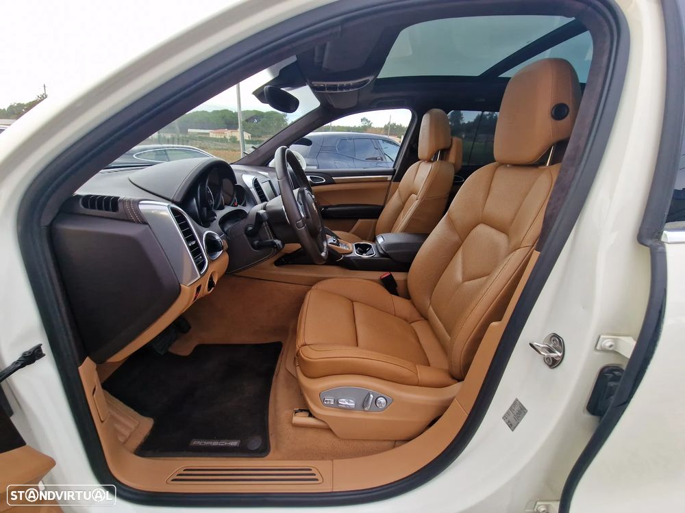 Porsche Cayenne - 12