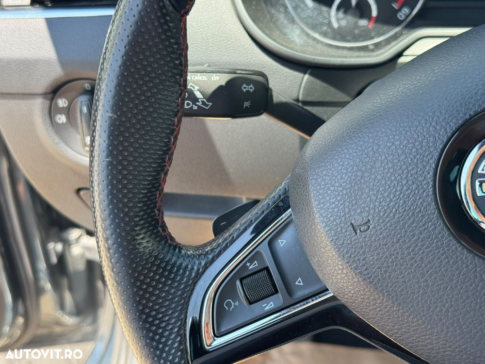 Skoda Octavia 2.0 TDI RS DSG - 14
