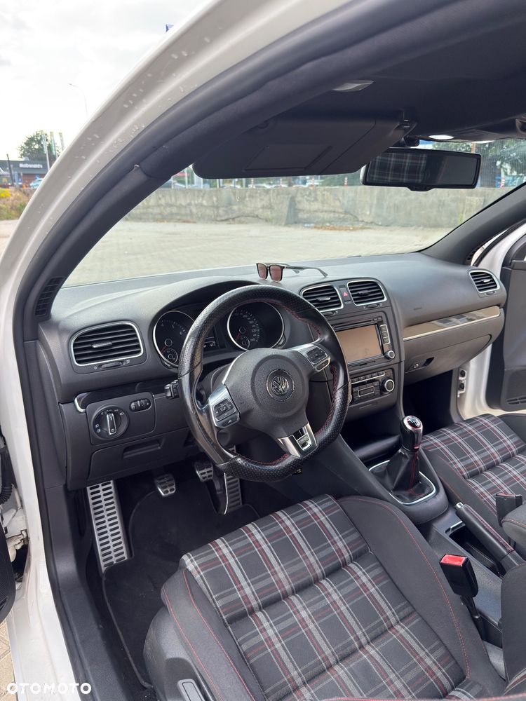 Volkswagen Golf 2.0 GTI - 11