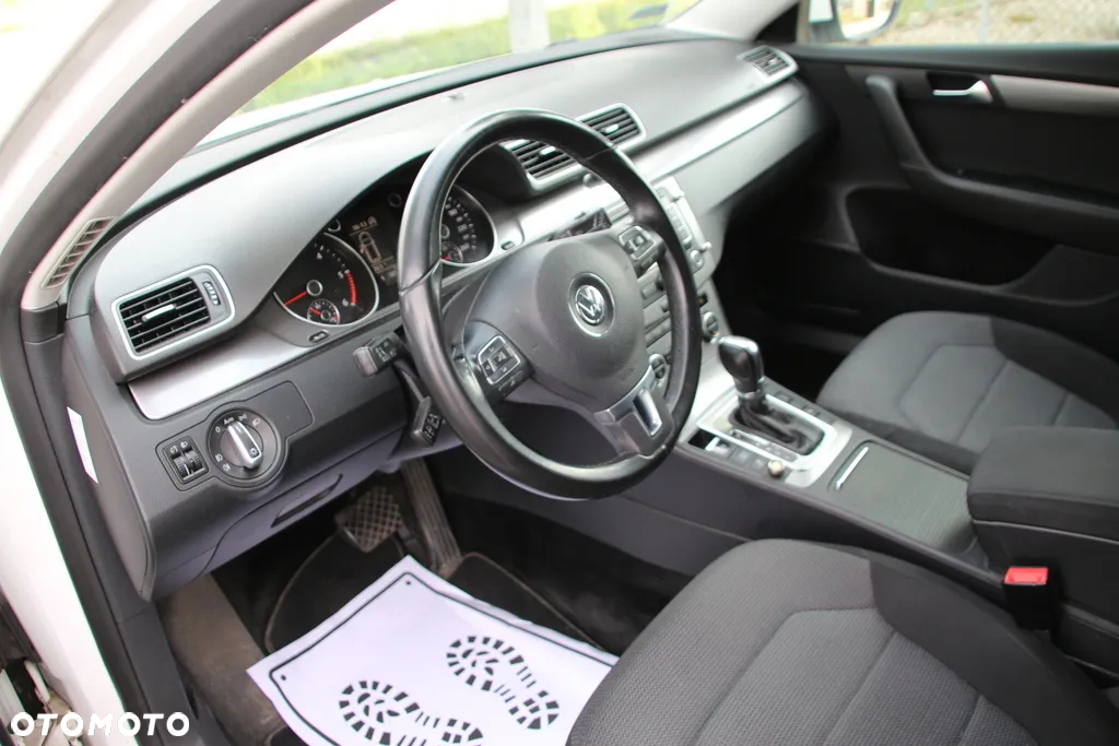 Volkswagen Passat 2.0 TDI Comfortline DSG - 22