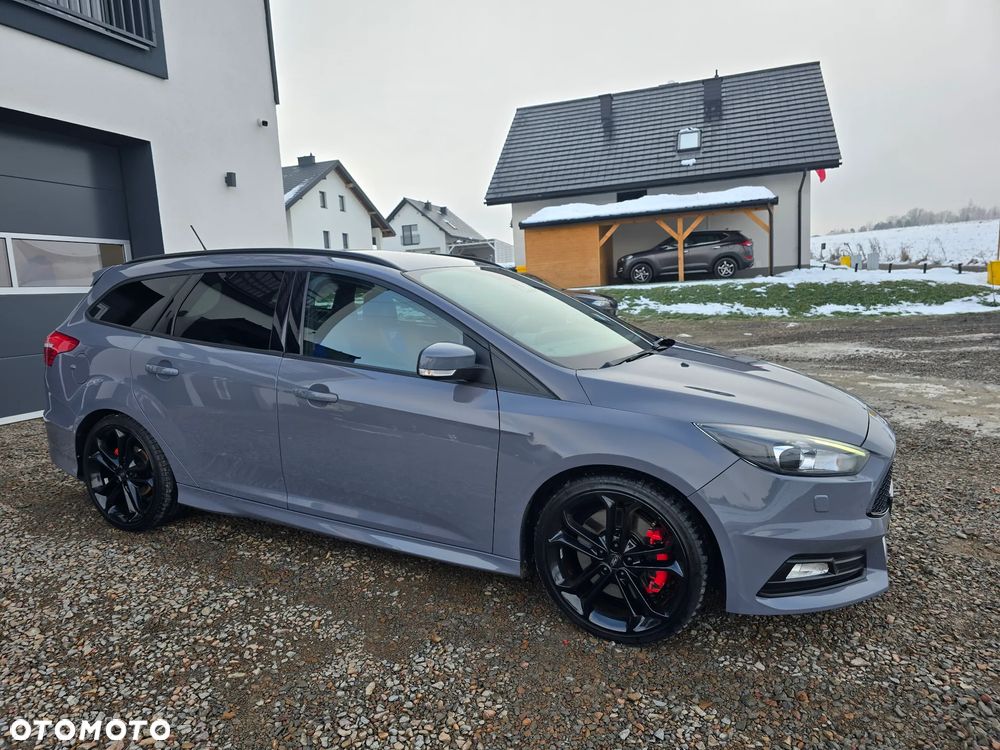 Ford Focus 2.0 EcoBoost ST mit Leder-Sport-Paket - 11
