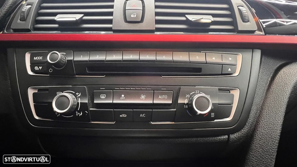 BMW 318 d Touring Auto Line Sport - 38