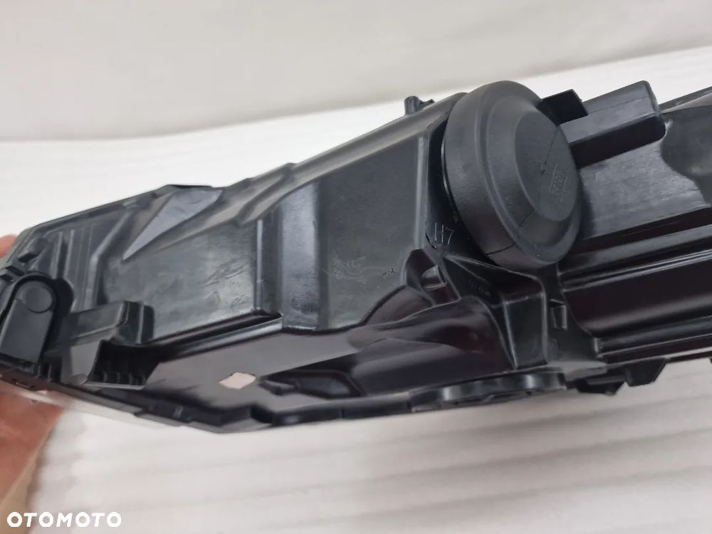 VW POLO 2G 17- PRAWA ZWYKŁA LAMPA PRZEDNIA PRZÓD , NR 2G1941006 , NR AUKCJI LL472 - 18