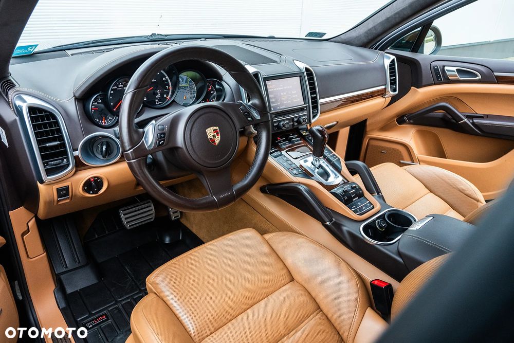 Porsche Cayenne Turbo - 18