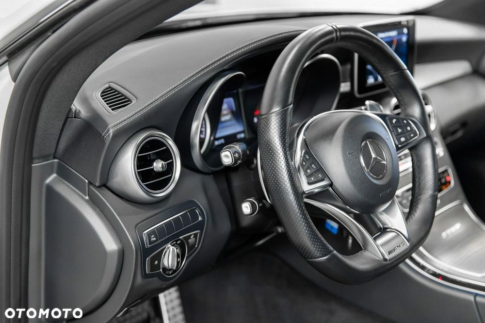 Mercedes-Benz Klasa C AMG 63 AMG Speedshift MCT 9G - 28