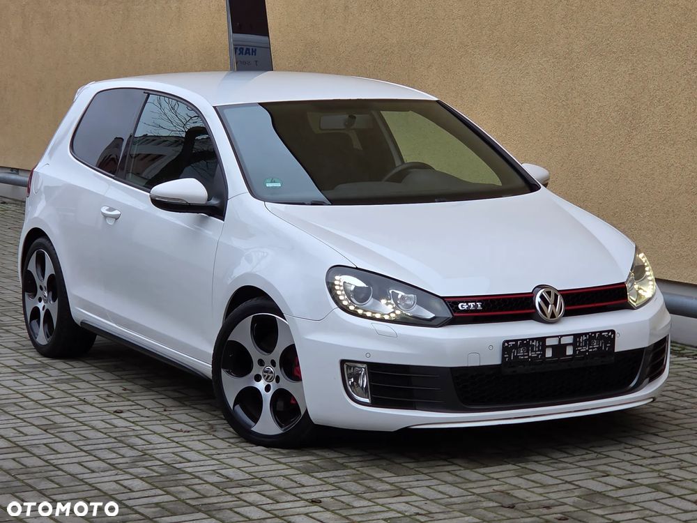 Volkswagen Golf 2.0 GTI - 1