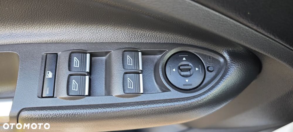 Ford Kuga 1.5 EcoBoost 2x4 Titanium - 11