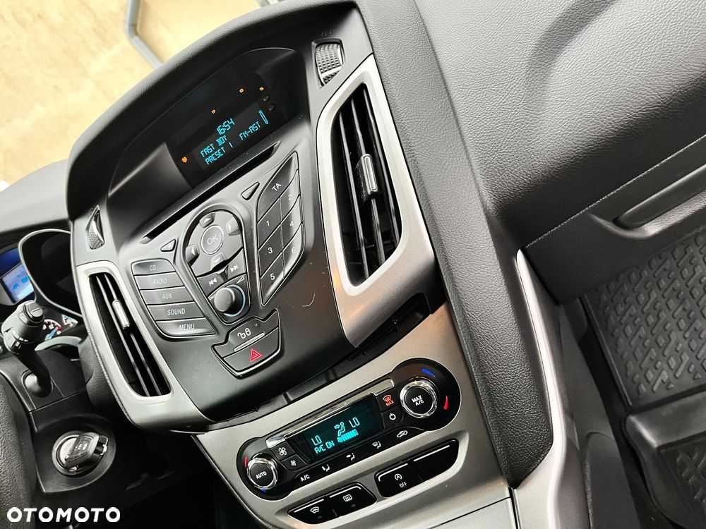 Ford Focus 1.0 EcoBoost STart-Stopp-System TITANIUM - 24