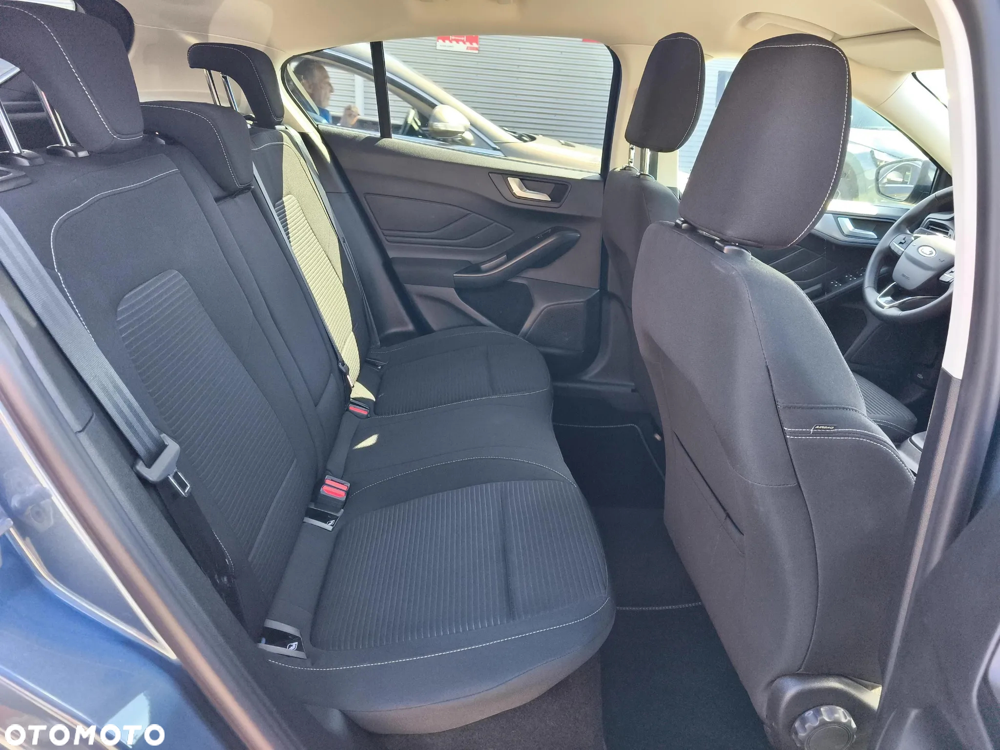 Ford Focus 1.0 EcoBoost Titanium X - 11