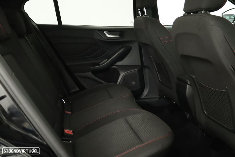 Ford Focus 1.0 EcoBoost MHEV ST-Line X - 22