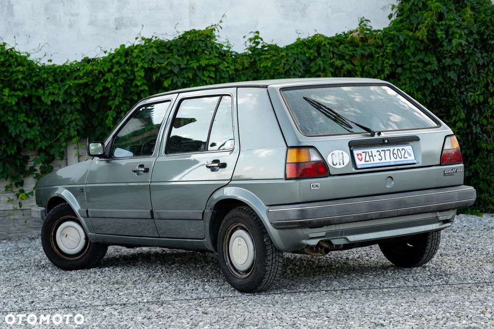 Volkswagen Golf - 10