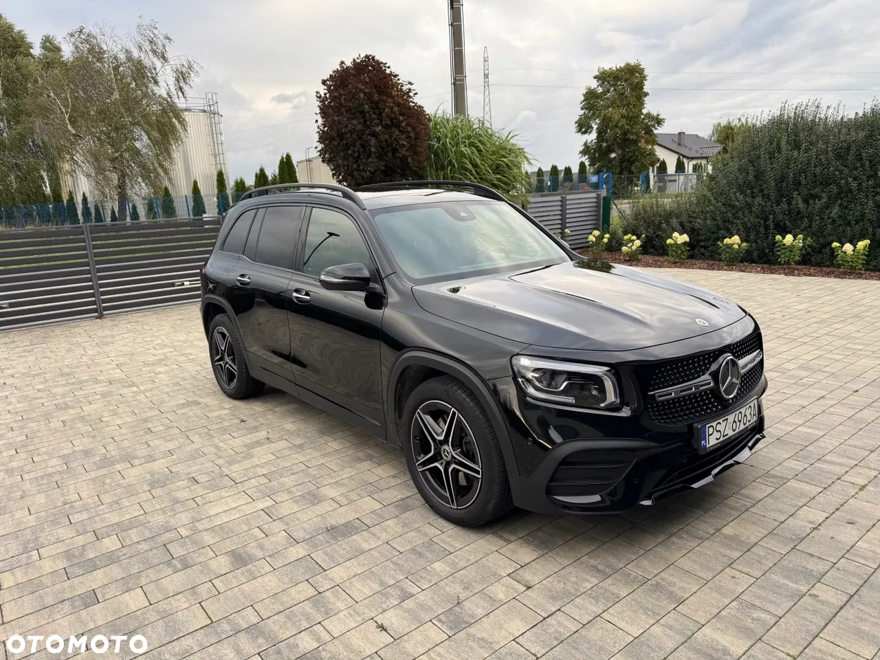 Mercedes-Benz GLB 250 4-Matic AMG Line 8G-DCT - 3