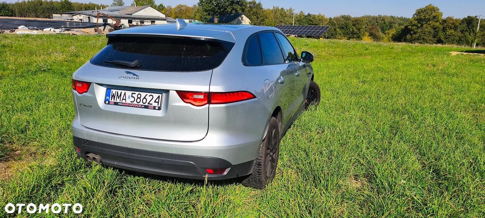 Jaguar F-Pace 2017 photo 5