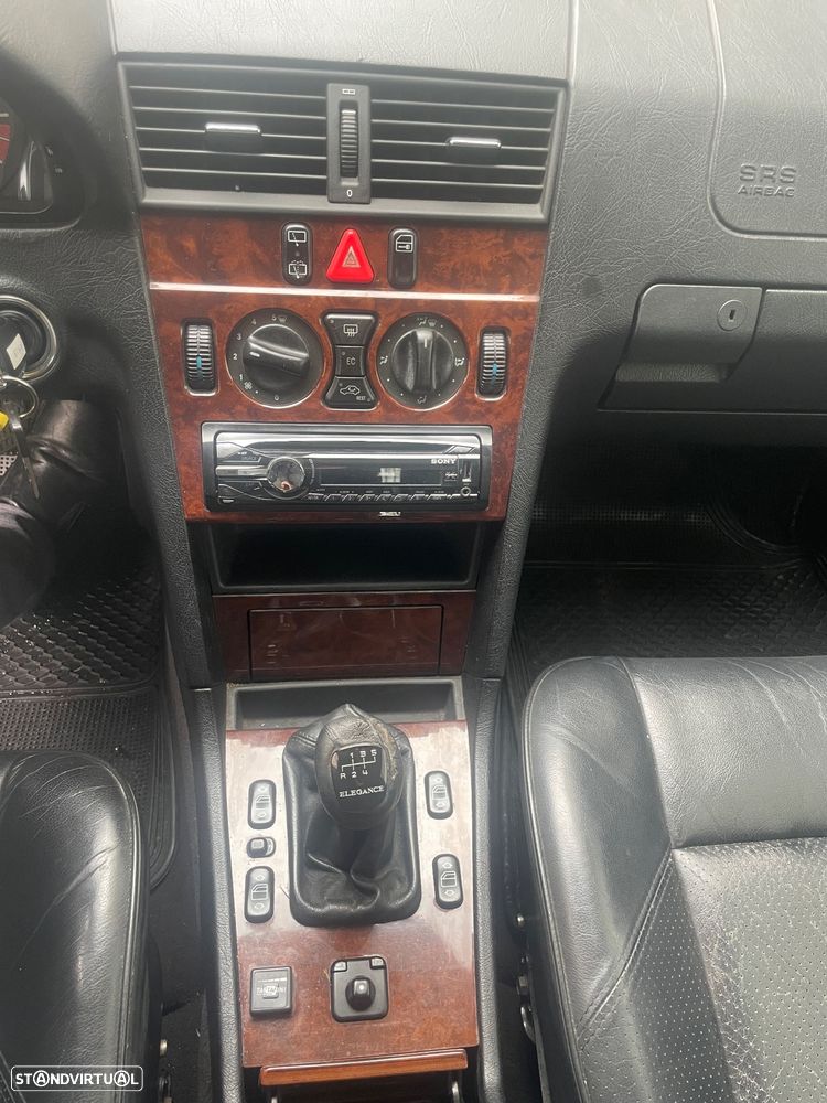 Mercedes-Benz C 180 Elegance - 8