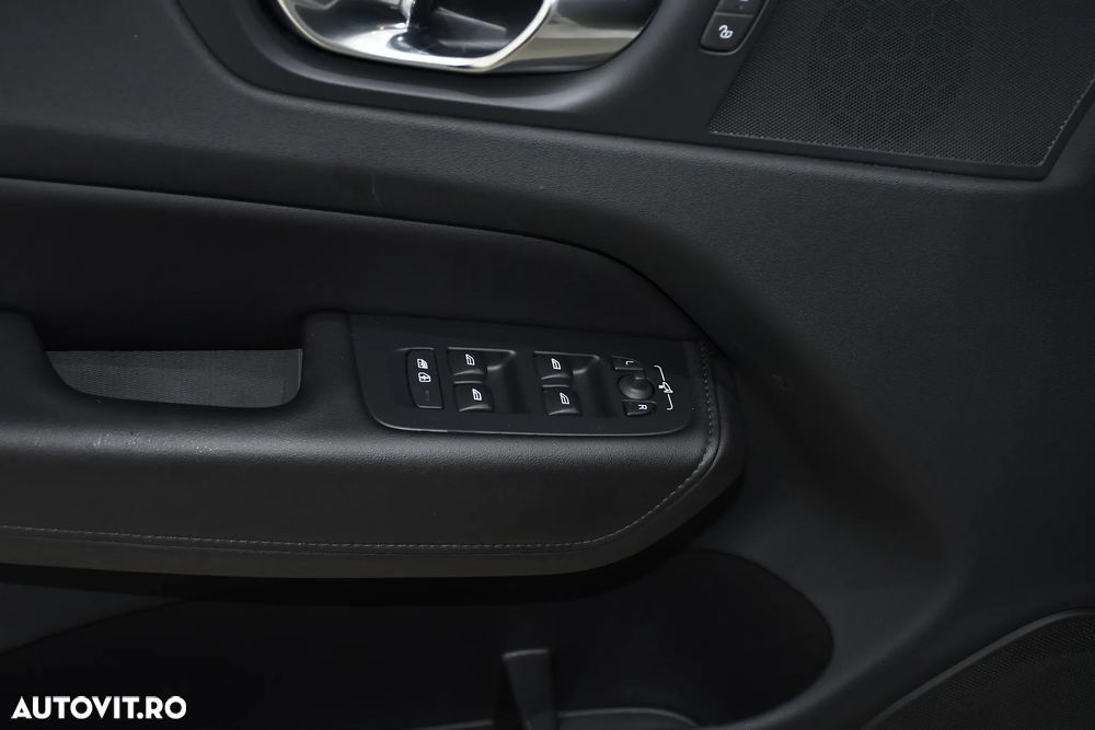 Volvo XC 60 - 36