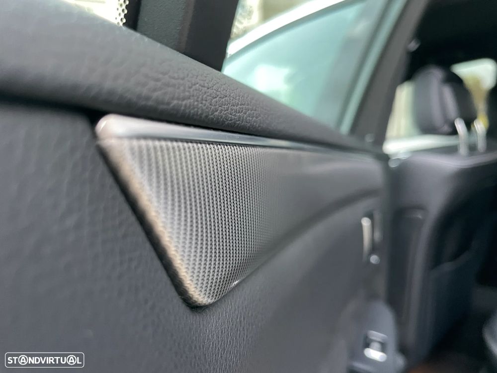 Mercedes-Benz E 300 Bluetec Hybrid Avantgarde - 37