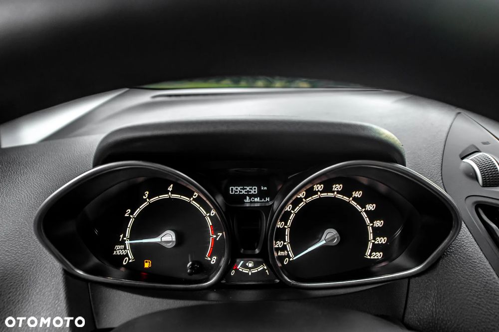 Ford Tourneo Courier 1.0 EcoBoost S&S Titanium - 25