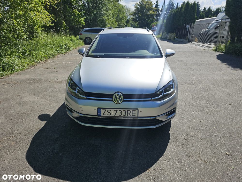 Volkswagen Golf - 1