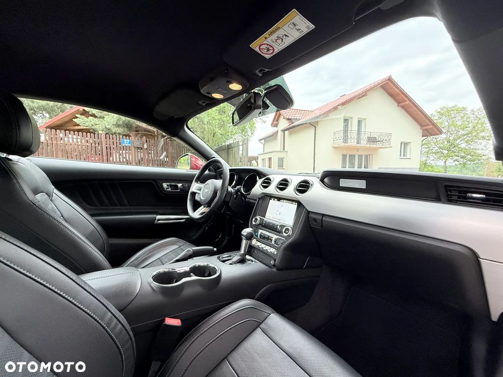 Ford Mustang - 22