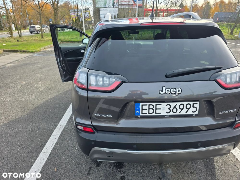 Jeep Cherokee - 13