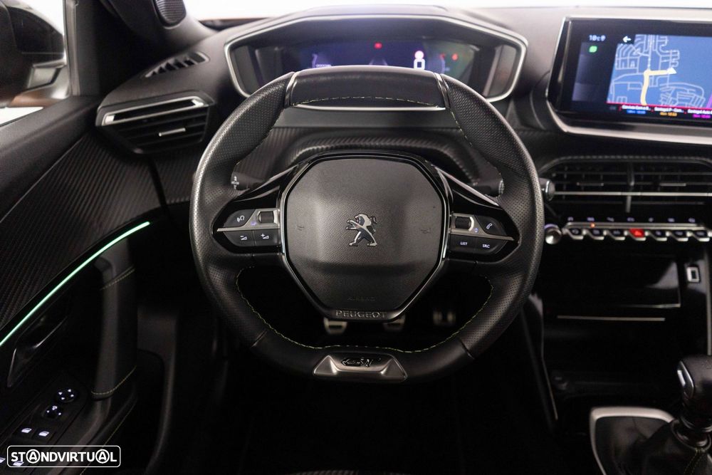 Peugeot 2008 1.2 PureTech GT - 29