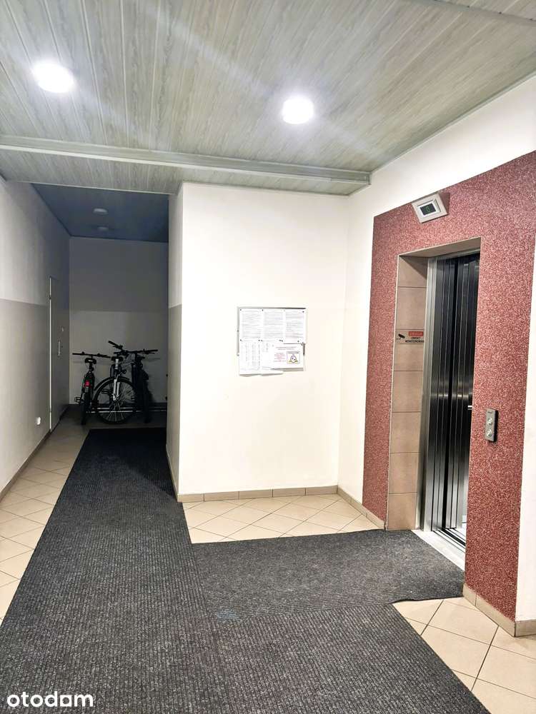 Studio Flat near METRO STATION !!!