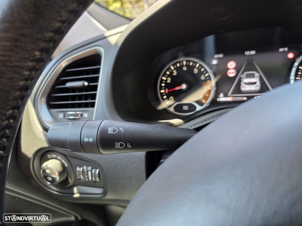Jeep Renegade 1.0 T Limited - 26