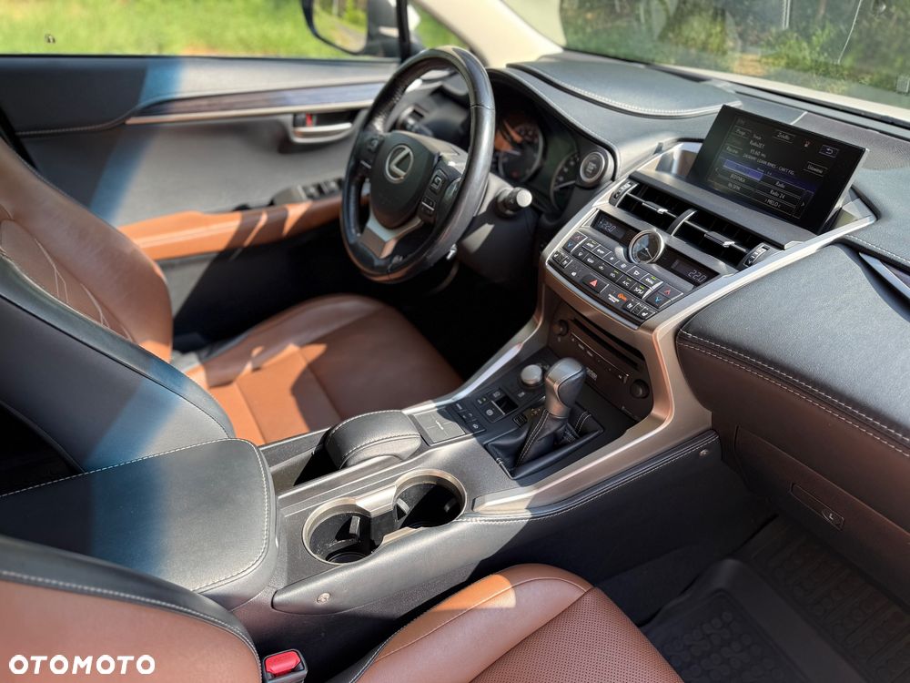 Lexus NX 200t Prestige AWD - 8